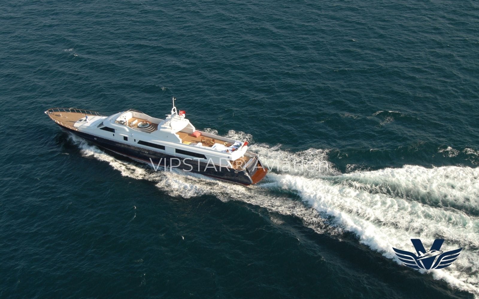 Luxury yacht day cruise on the Bosphorus in Istanbul